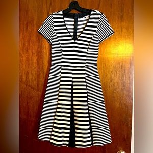 Black and white Banana Republic dress